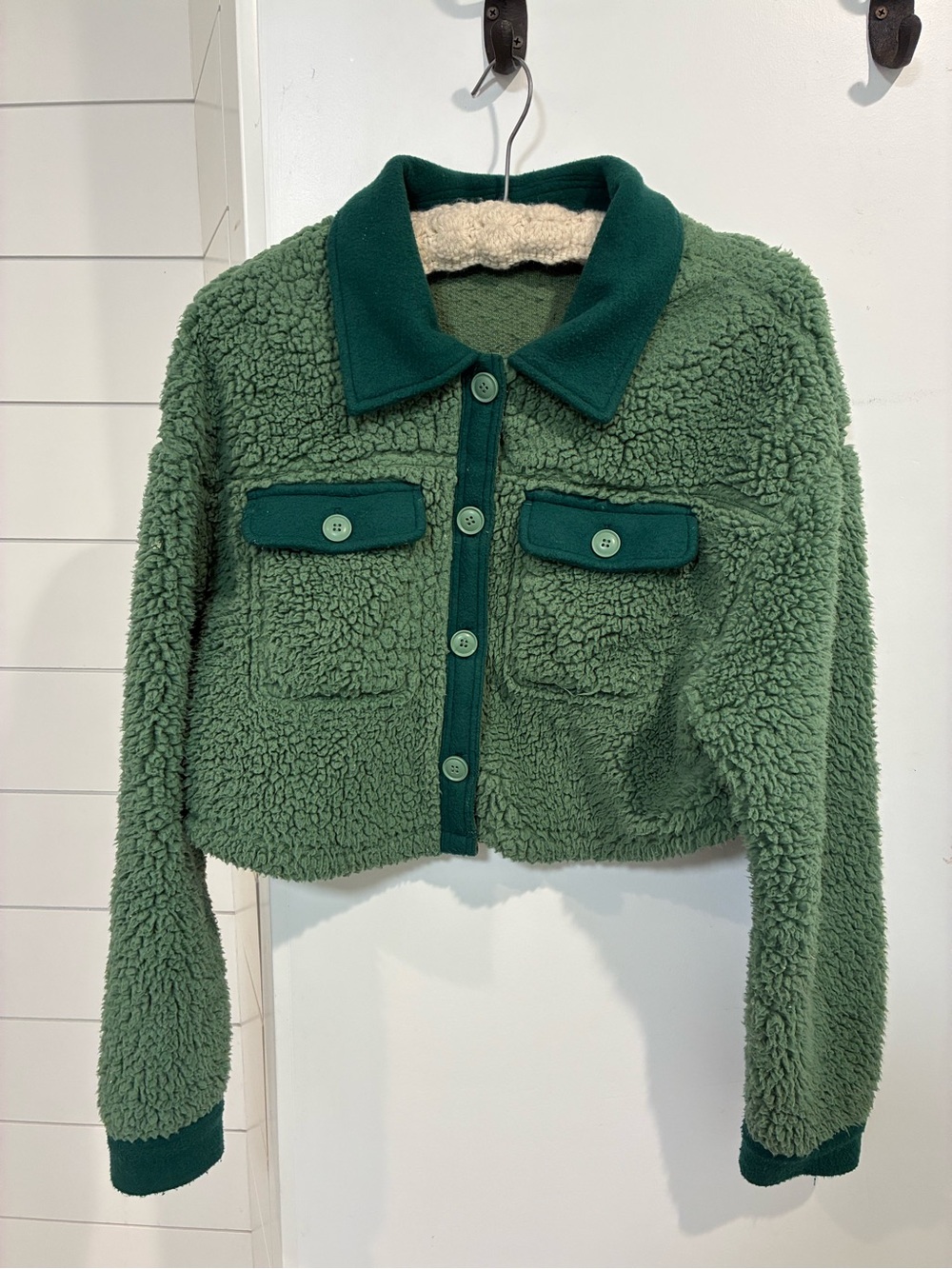 PAC Sun cropped jacket green fleece with chest pockets button up collar Medium